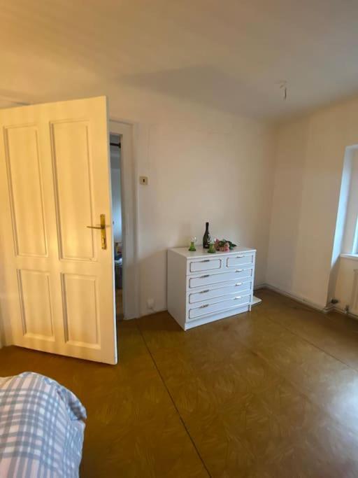 Flat In The House & Dog Friendly * Praha